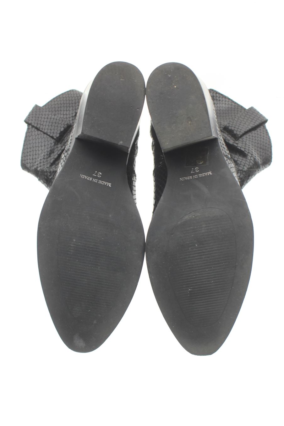 Botines de Claudia de la talla 37, de color negro de