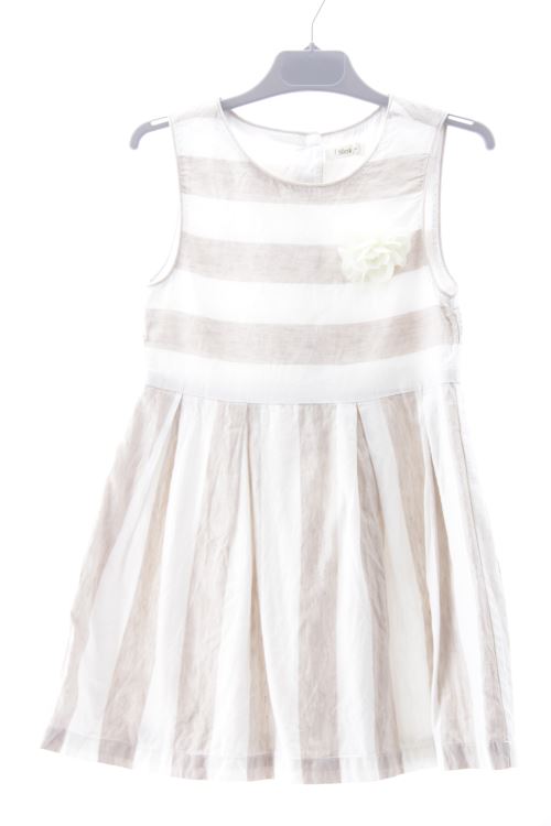 Aufwändiges Kleid