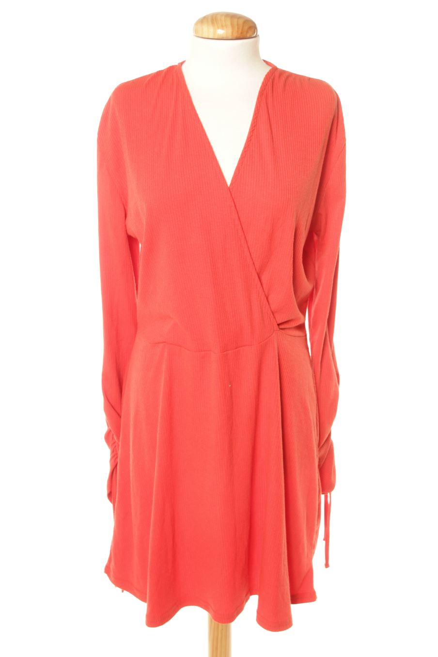Robe casual Boohoo de la taille 44, de couleur rouge