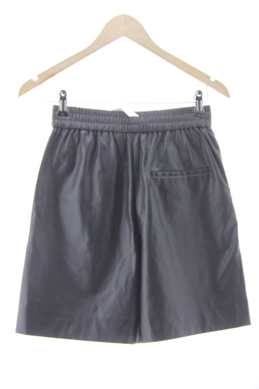 Pantalón corto de Zara de la talla XS, de color negro de sintético