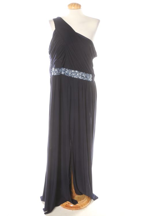 Aufwändiges Kleid