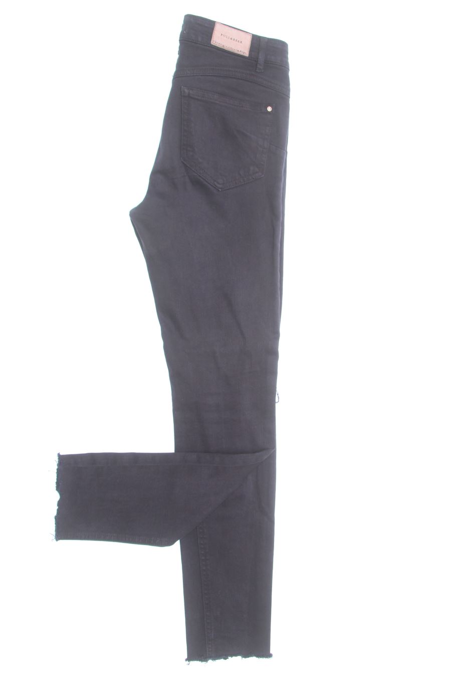 Jeans Pull & Bear de la taille 36, de couleur noir de denim