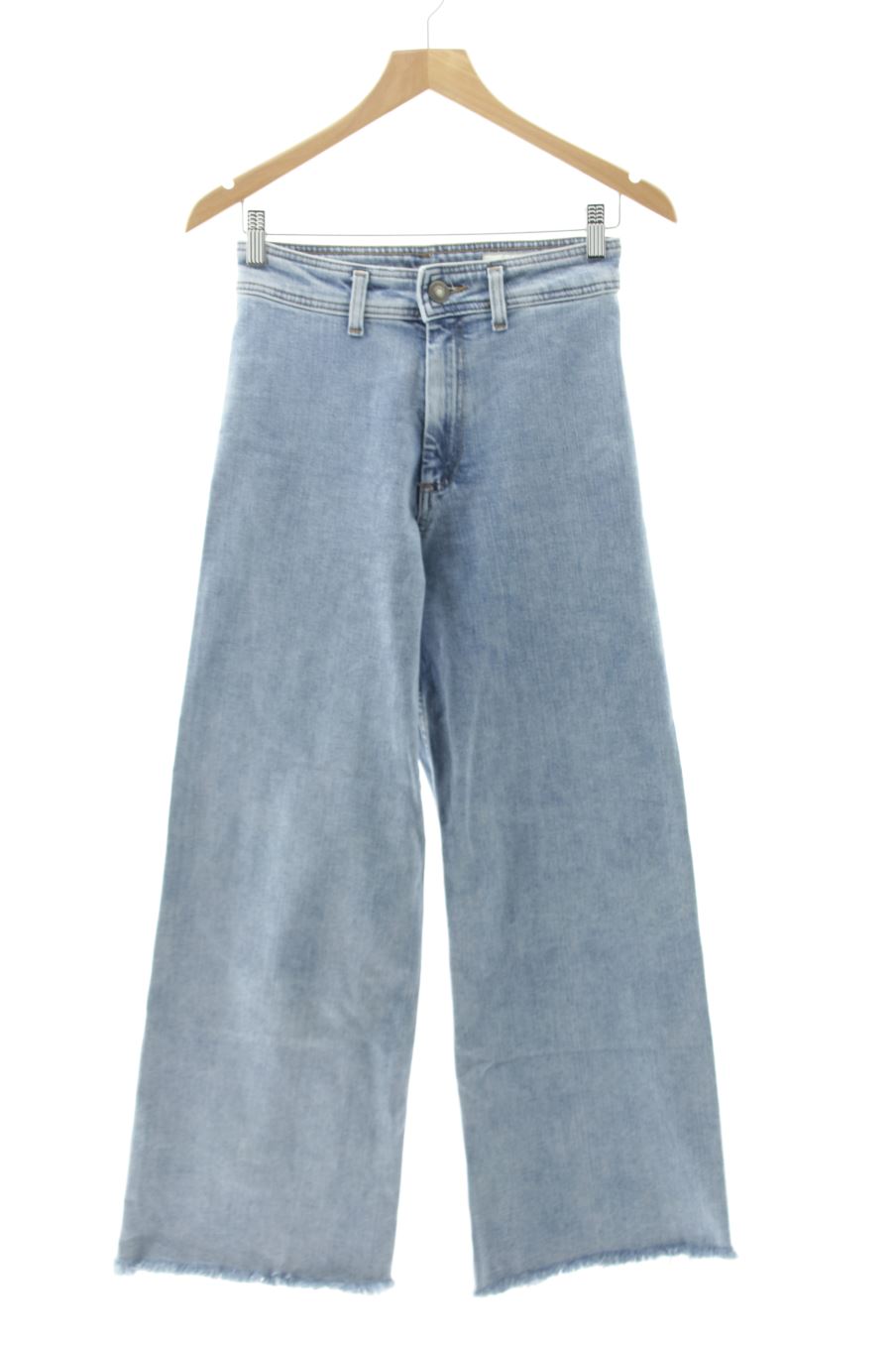 Jeans Zara de la taille 38, de couleur bleu de denim