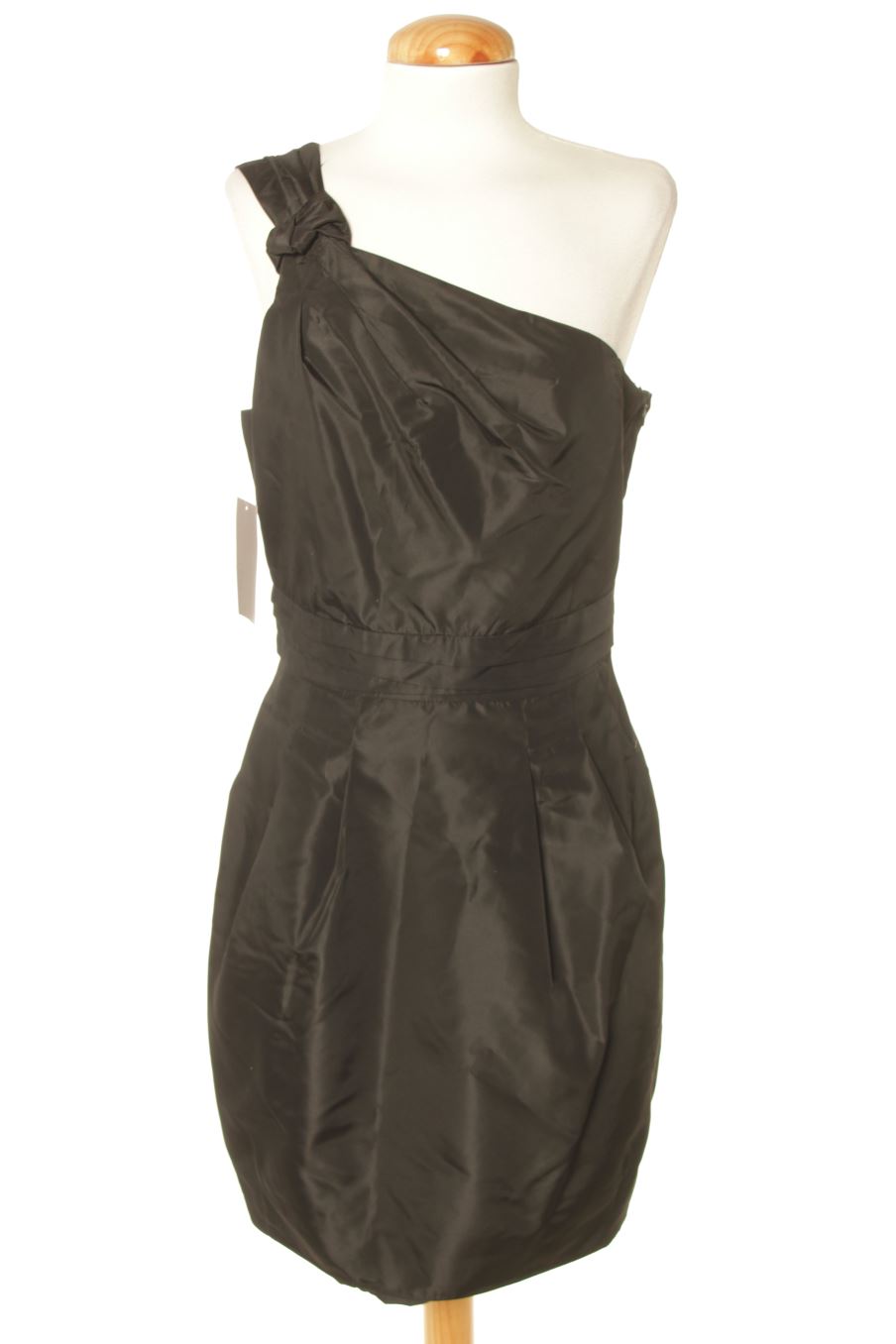 Gabardina de Zara de la talla M, de color negro
