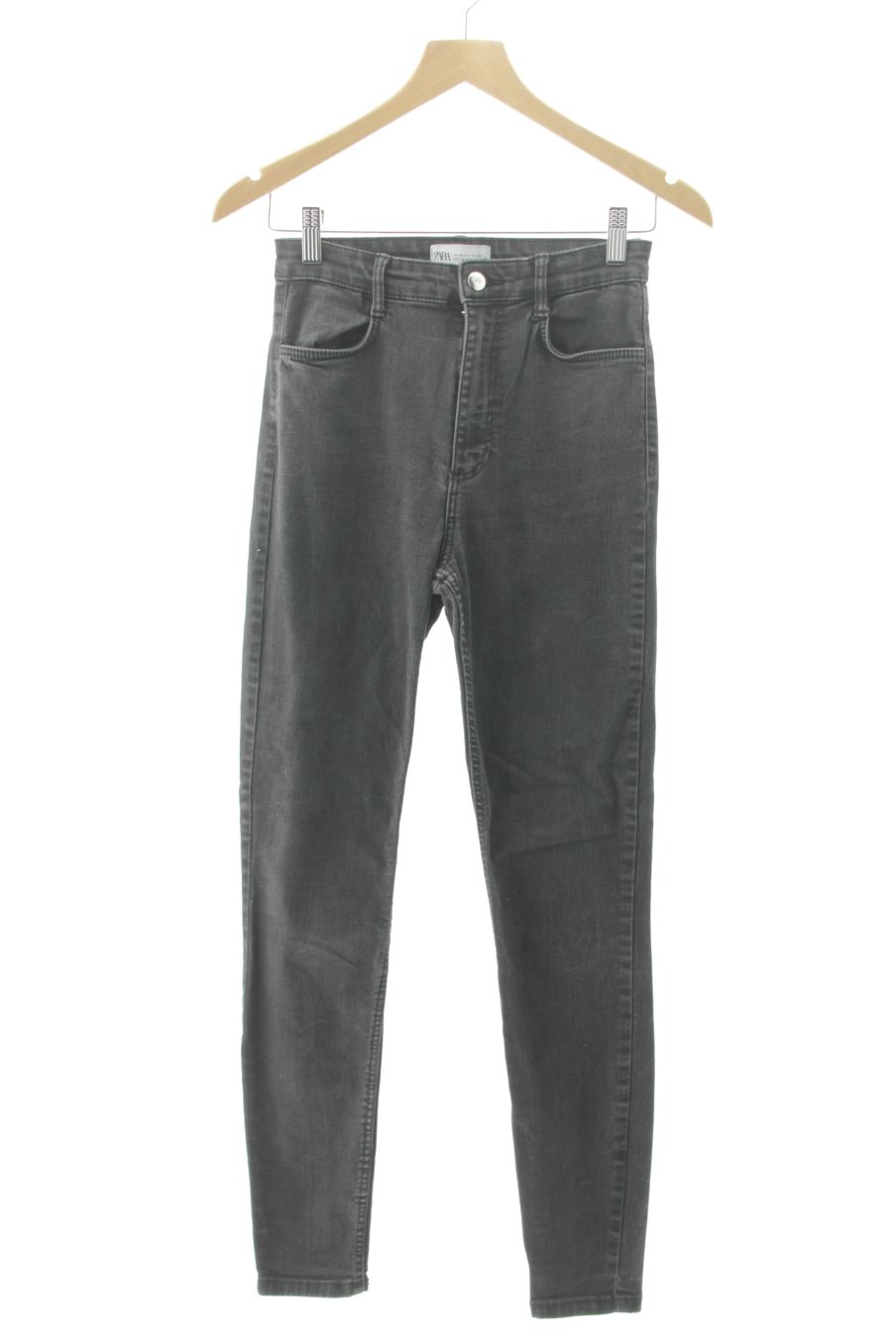 Jeans Zara de la taille 38, de couleur noir