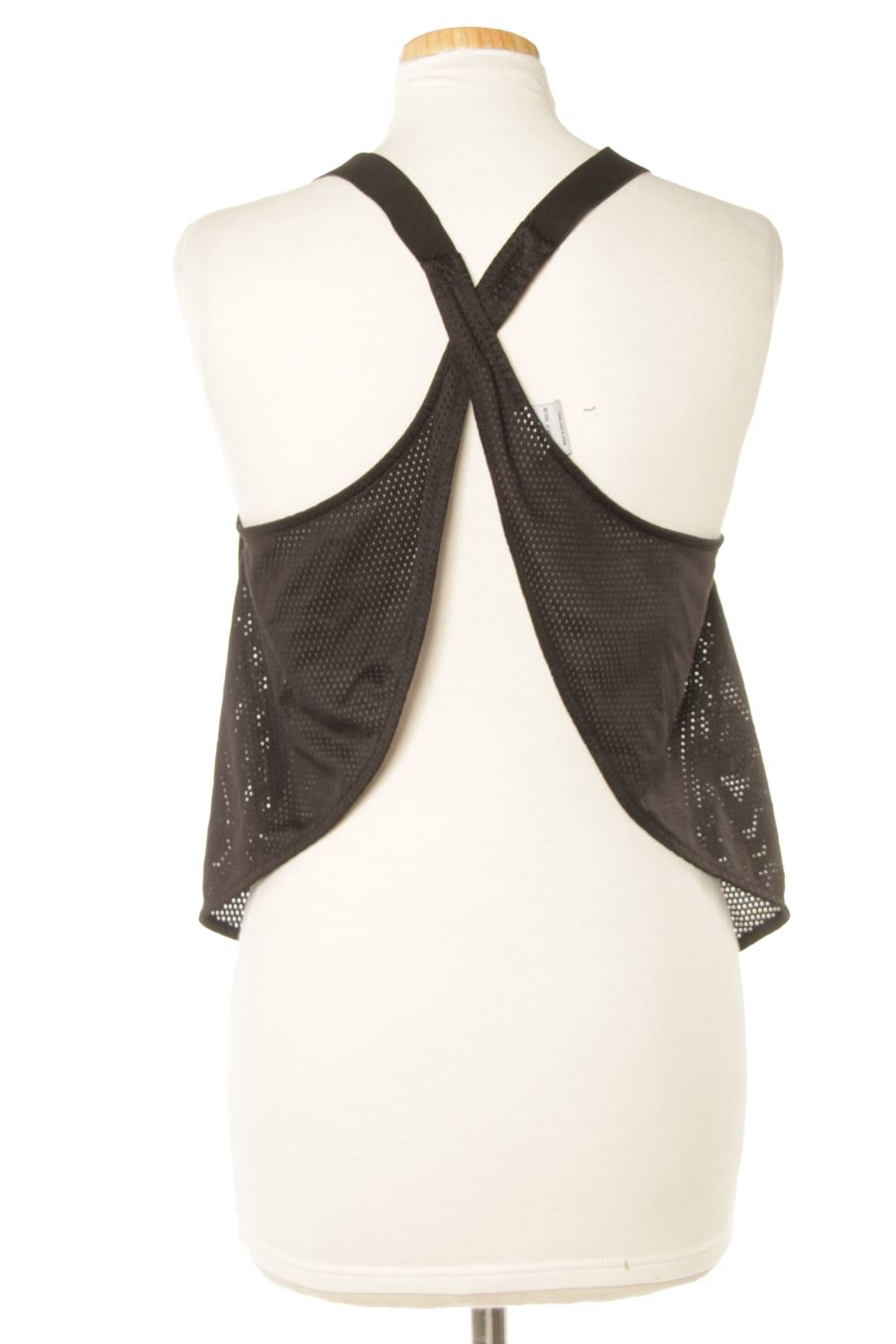 Top sport Bershka de la taille M, de couleur noir