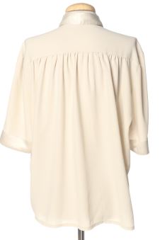 Blouse à manches courtes L Nina ricci