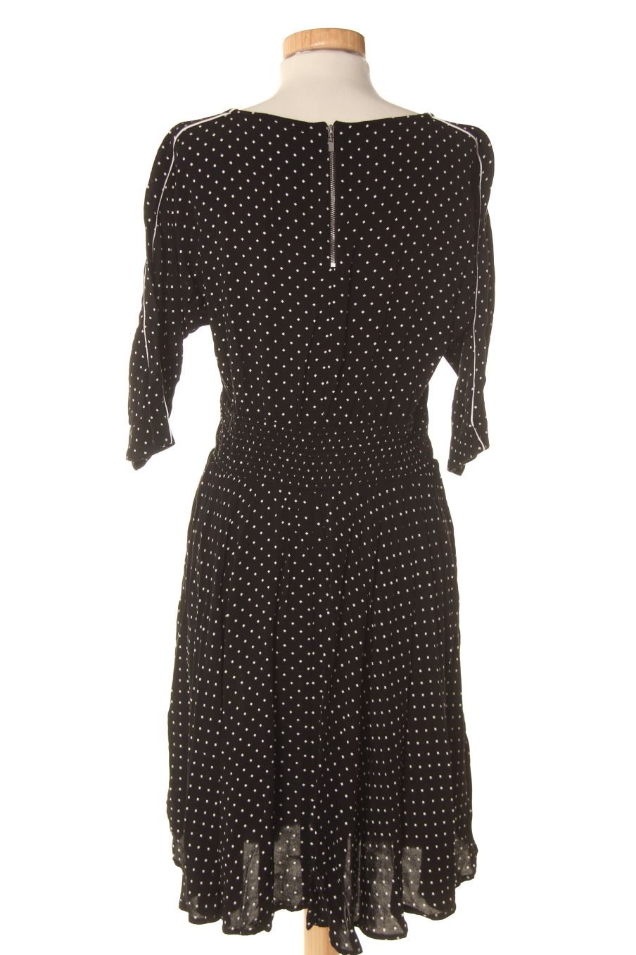 Robe casual Caroll de la taille 38, de couleur noir