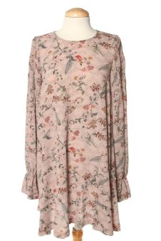Vestido casual S Stradivarius, foto 1 de 2