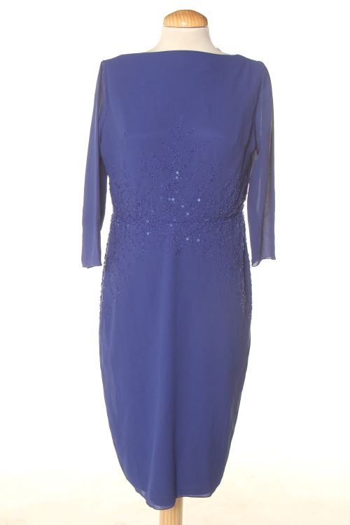 Aufwändiges Kleid