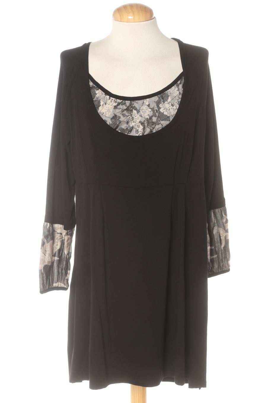 Robe casual Messcalino de la taille 42, de couleur noir