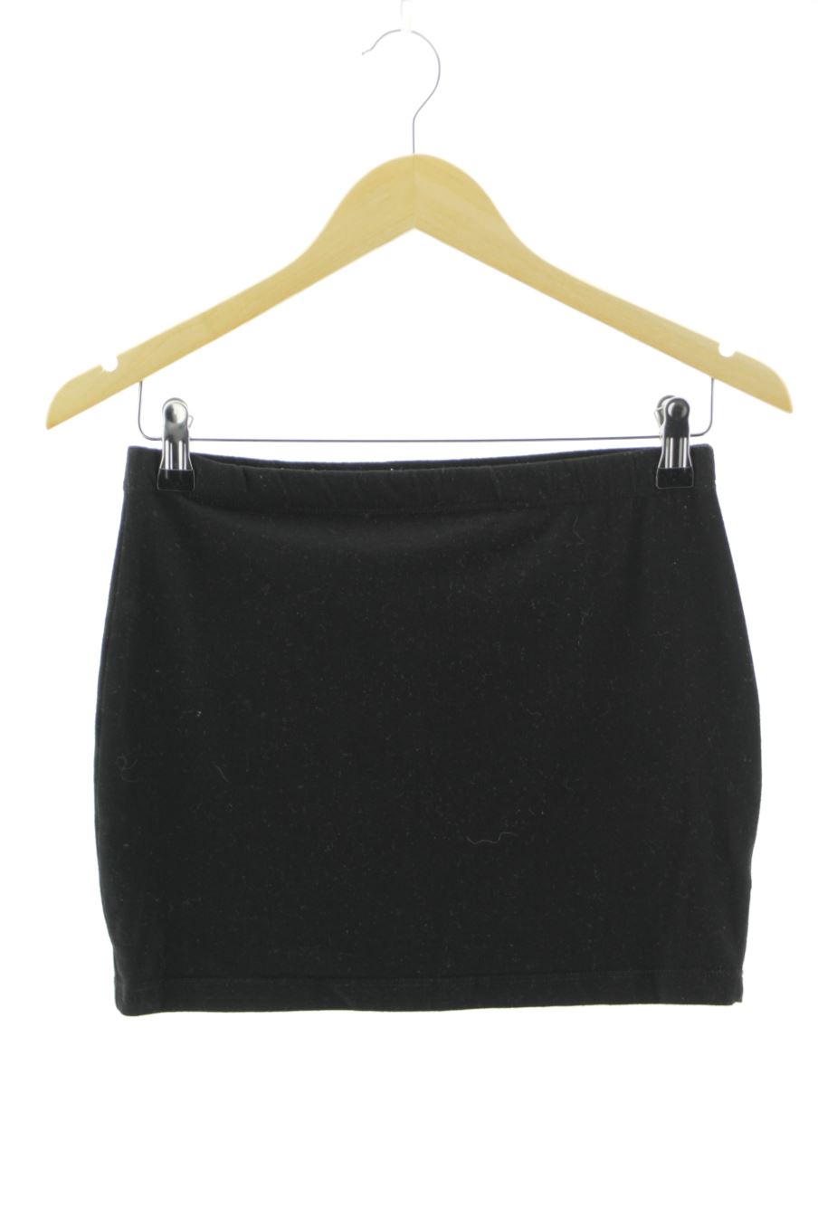 Jupe ASOS de la taille 38, de couleur noir
