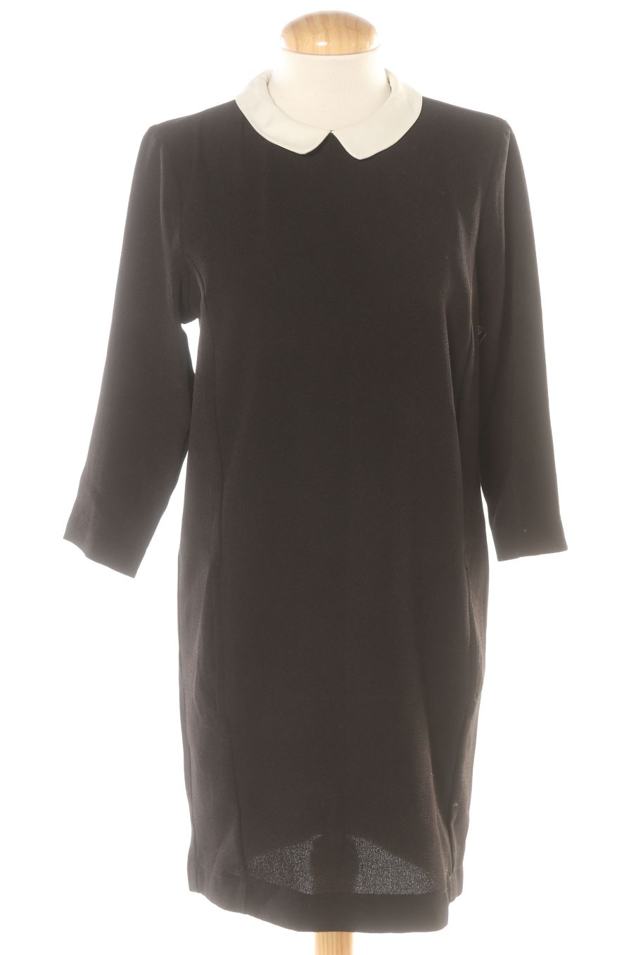 Robe casual Stradivarius de la taille S, de couleur noir