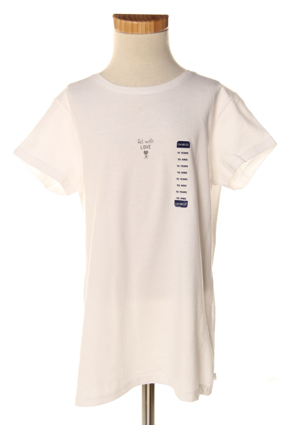 T-shirt Okaidi de la taille 10 ans avec une étiquette