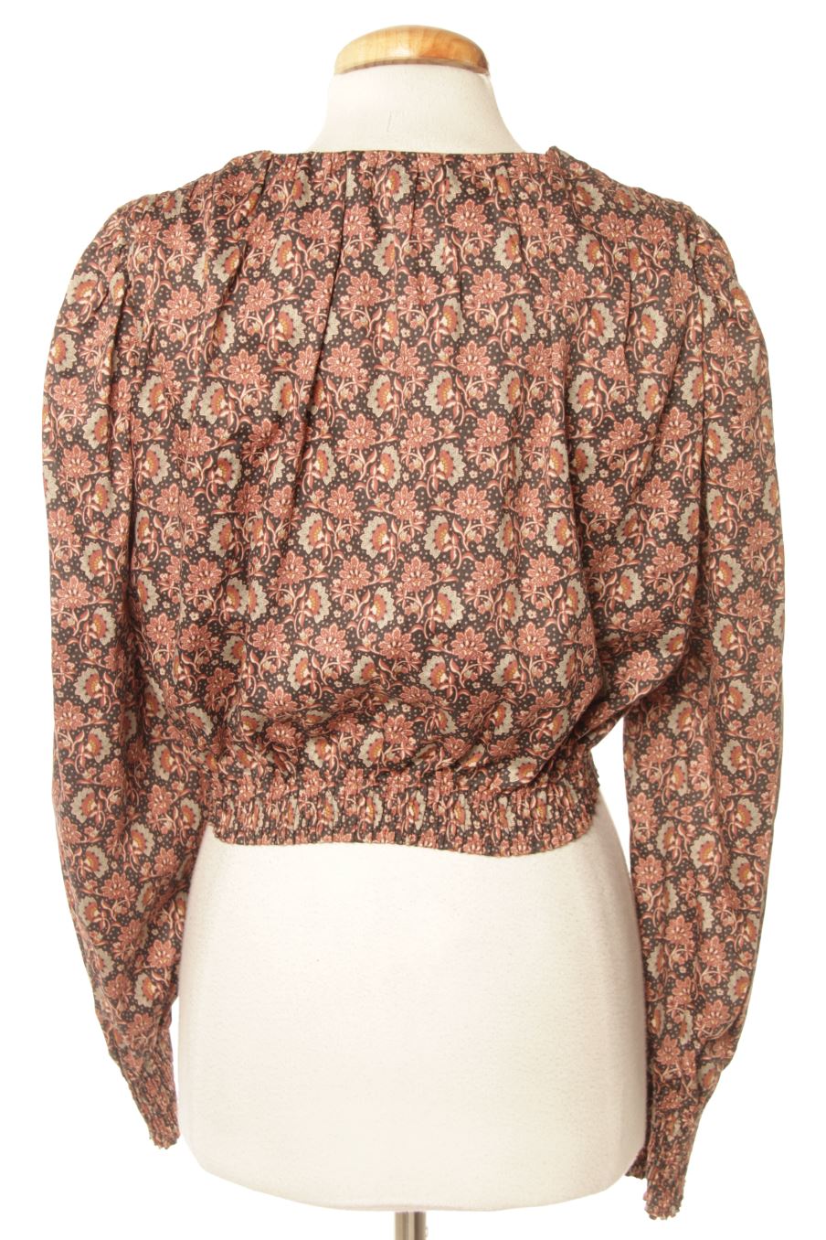Blusa de manga larga de Zara de la talla M, de color flores