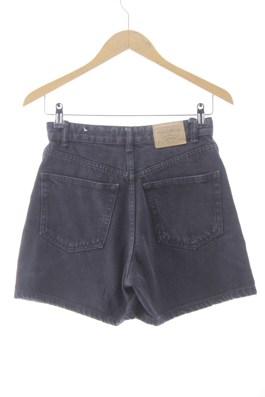 Shorts Pull & Bear de la taille 34, de couleur noir de denim