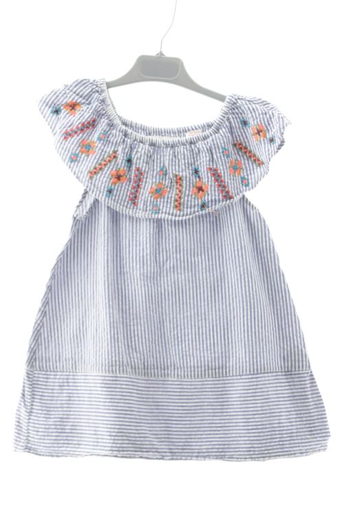 Aufwändiges Kleid