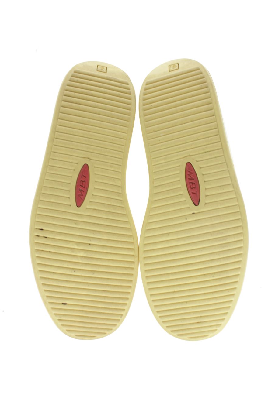 Zapatos planos de Mbt de la talla 37, de color amarillo de