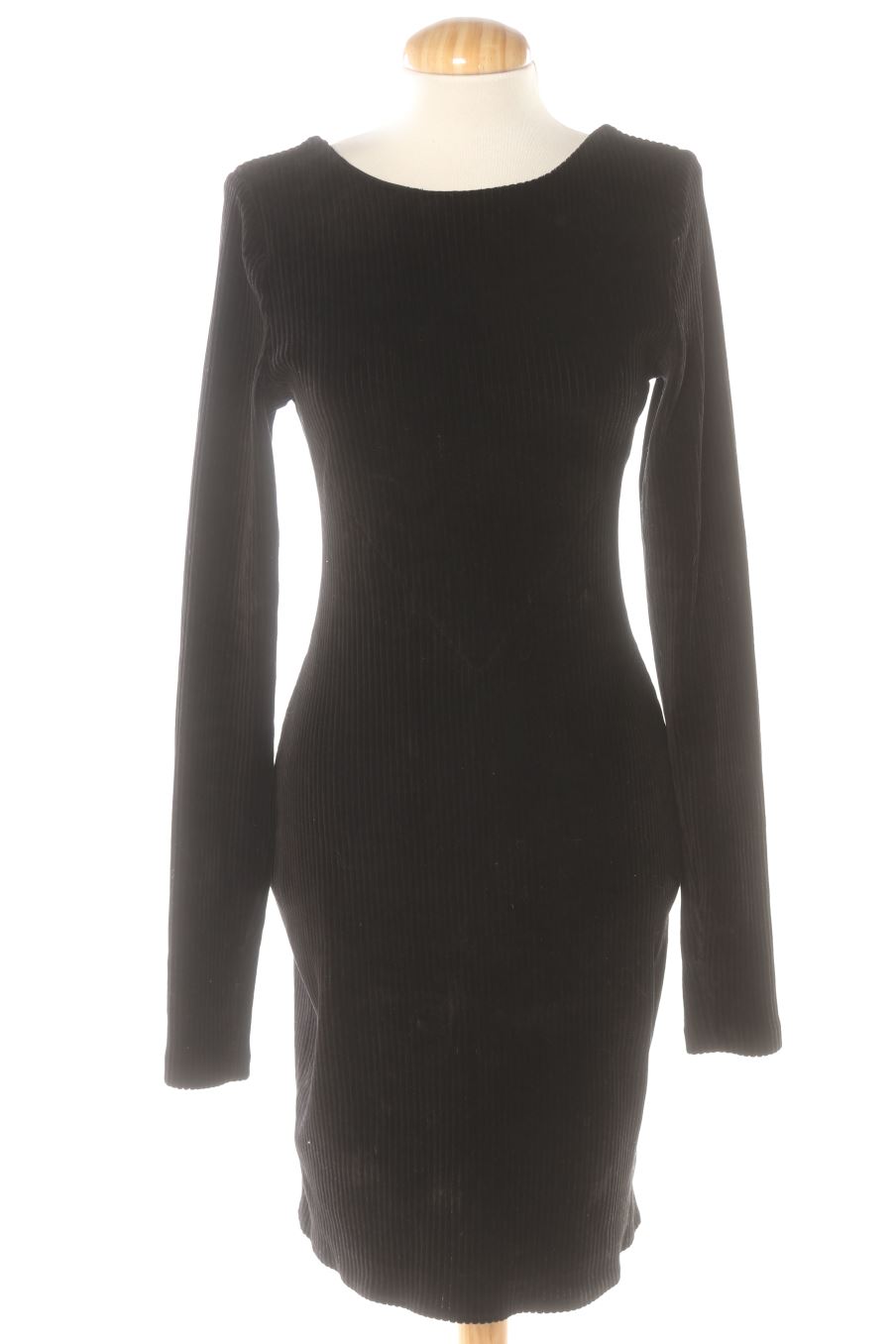 Robe Maje de la taille L, de couleur noir de velours