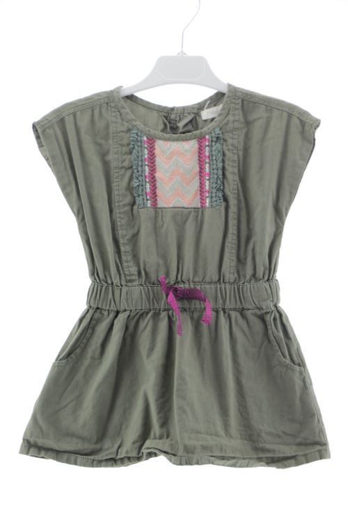 Aufwändiges Kleid