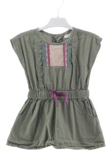 Aufwändiges Kleid 104 Sfera