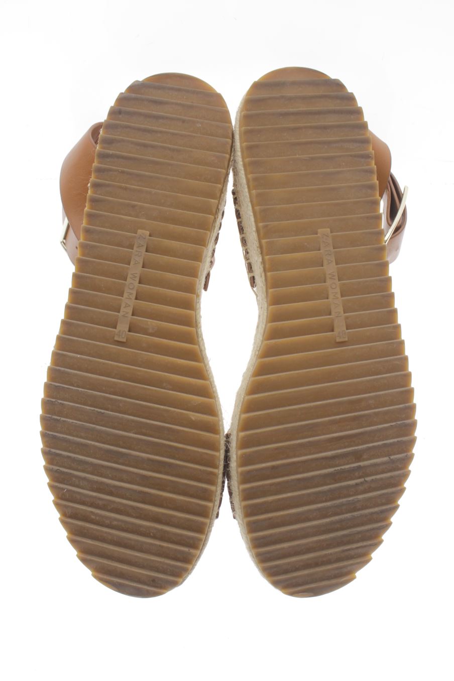 Sandalias planas de Zara de la talla 40, de color marrón de