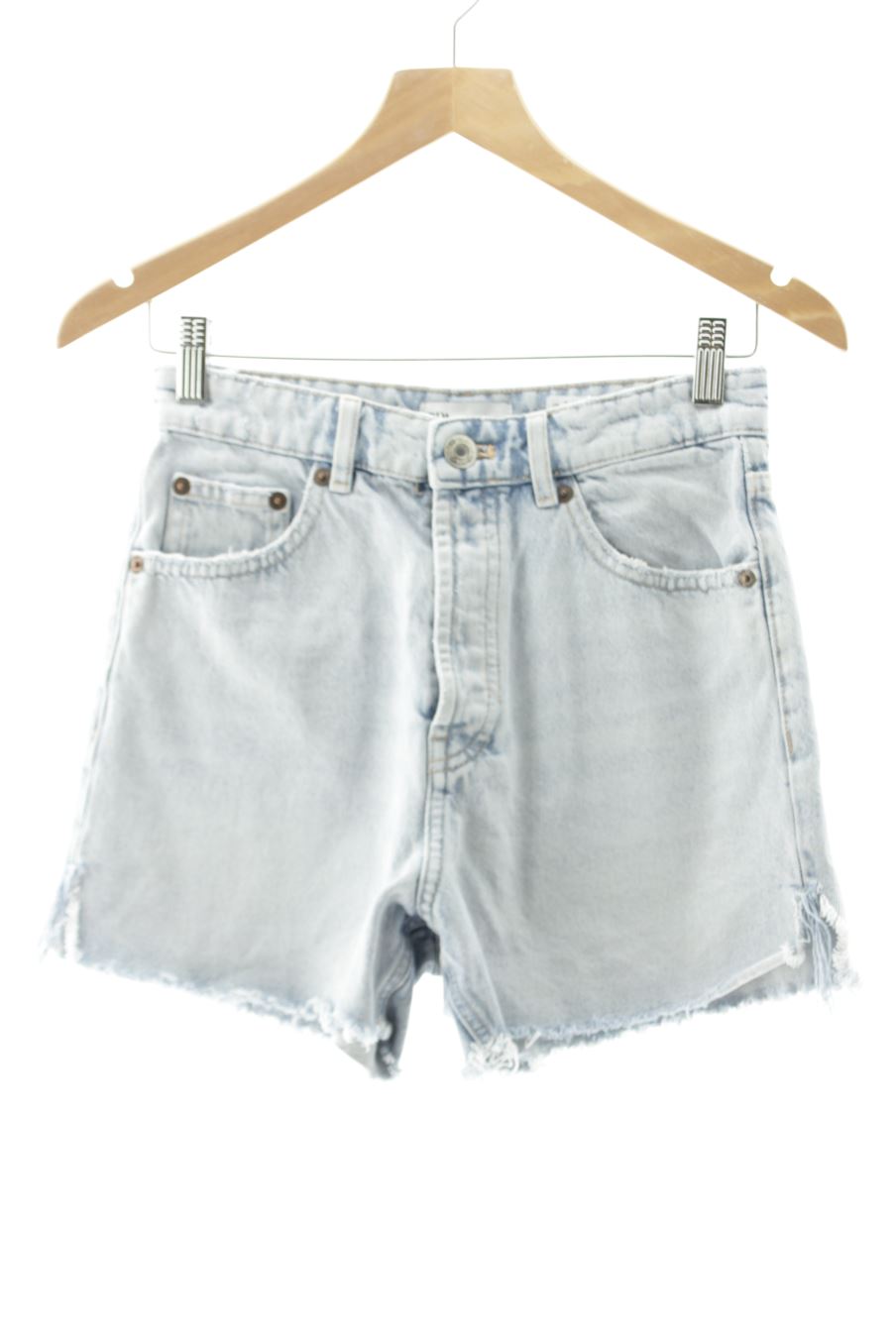 Pantaloni corti de Zara de la talla 36, de color blu