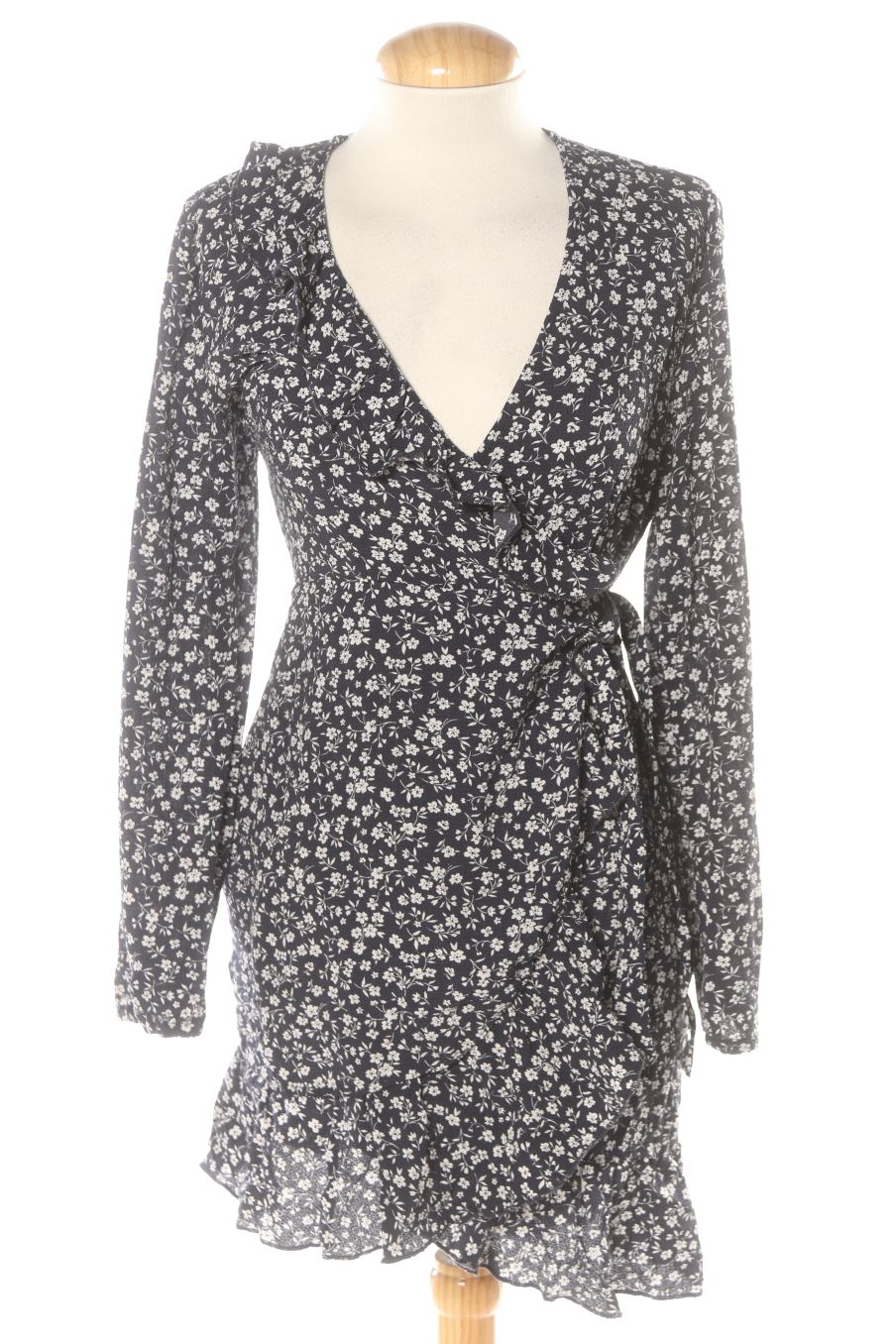 Robe casual Only de la taille 34, de couleur fleurs