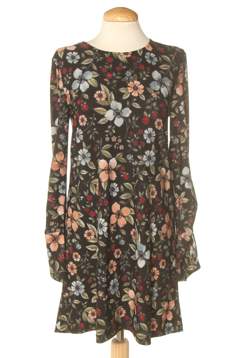 Robe casual Mango de la taille XS, de couleur fleurs