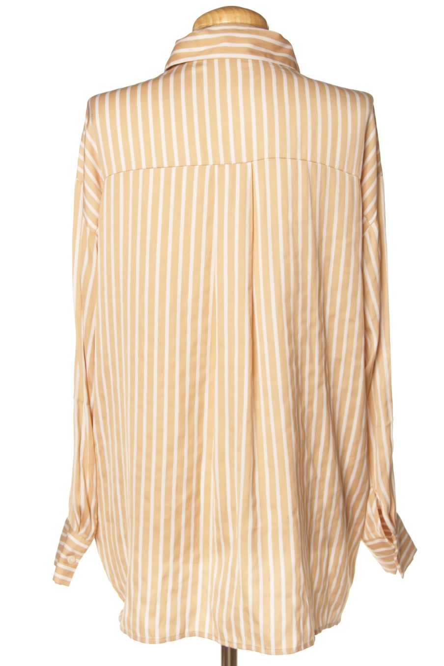 Chemise Sfera de la taille M, de couleur rayures