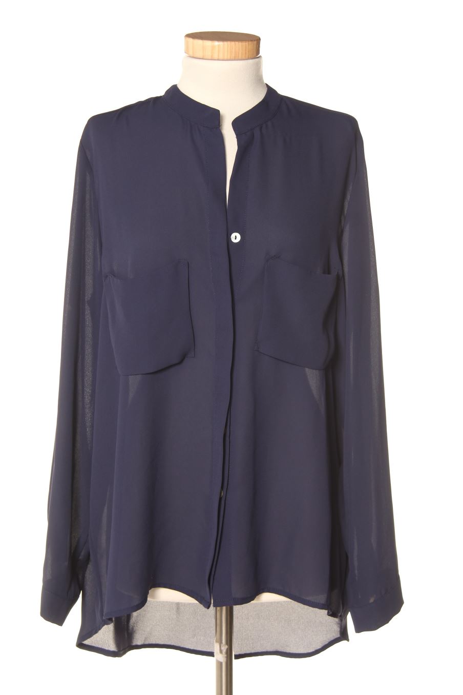 Camisa de Nuria Cobo de la talla XL, de color azul marino