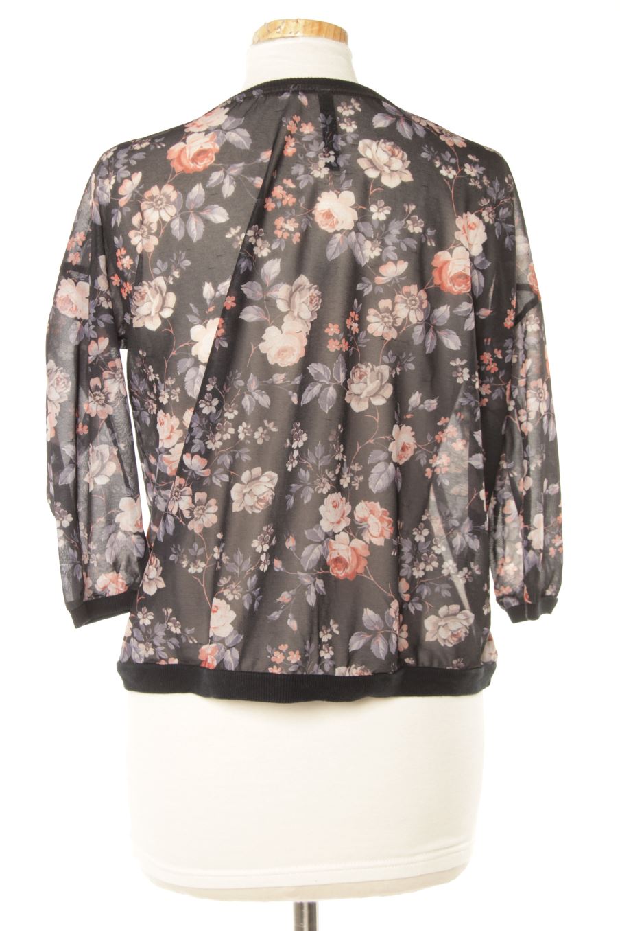 Blouse à manches longues Stradivarius de la taille M, de couleur fleurs