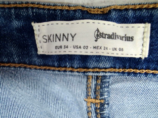 Vaquero de Stradivarius de la talla 34, de color azul de ropa vaquera