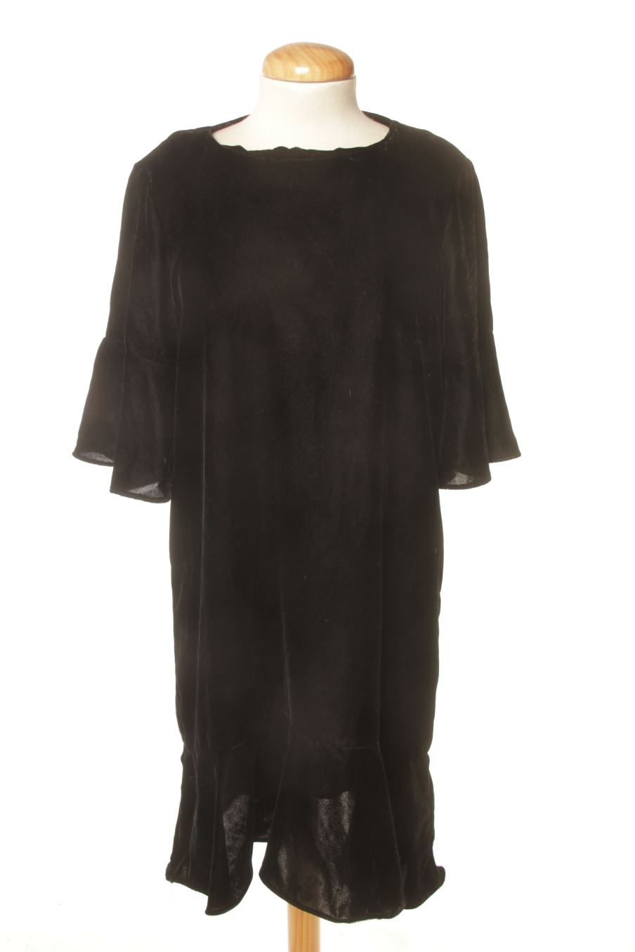 Vestido elegante de Zara de la talla M, de color negro de terciopelo
