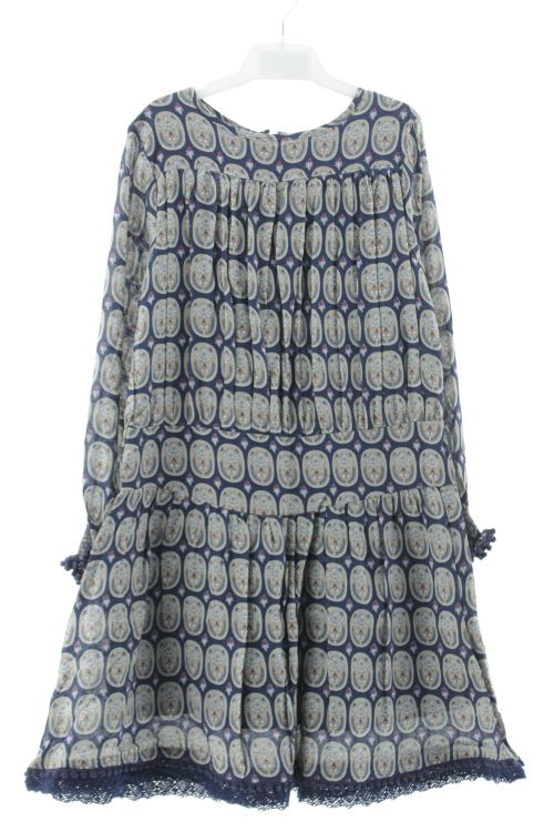 Aufwändiges Kleid