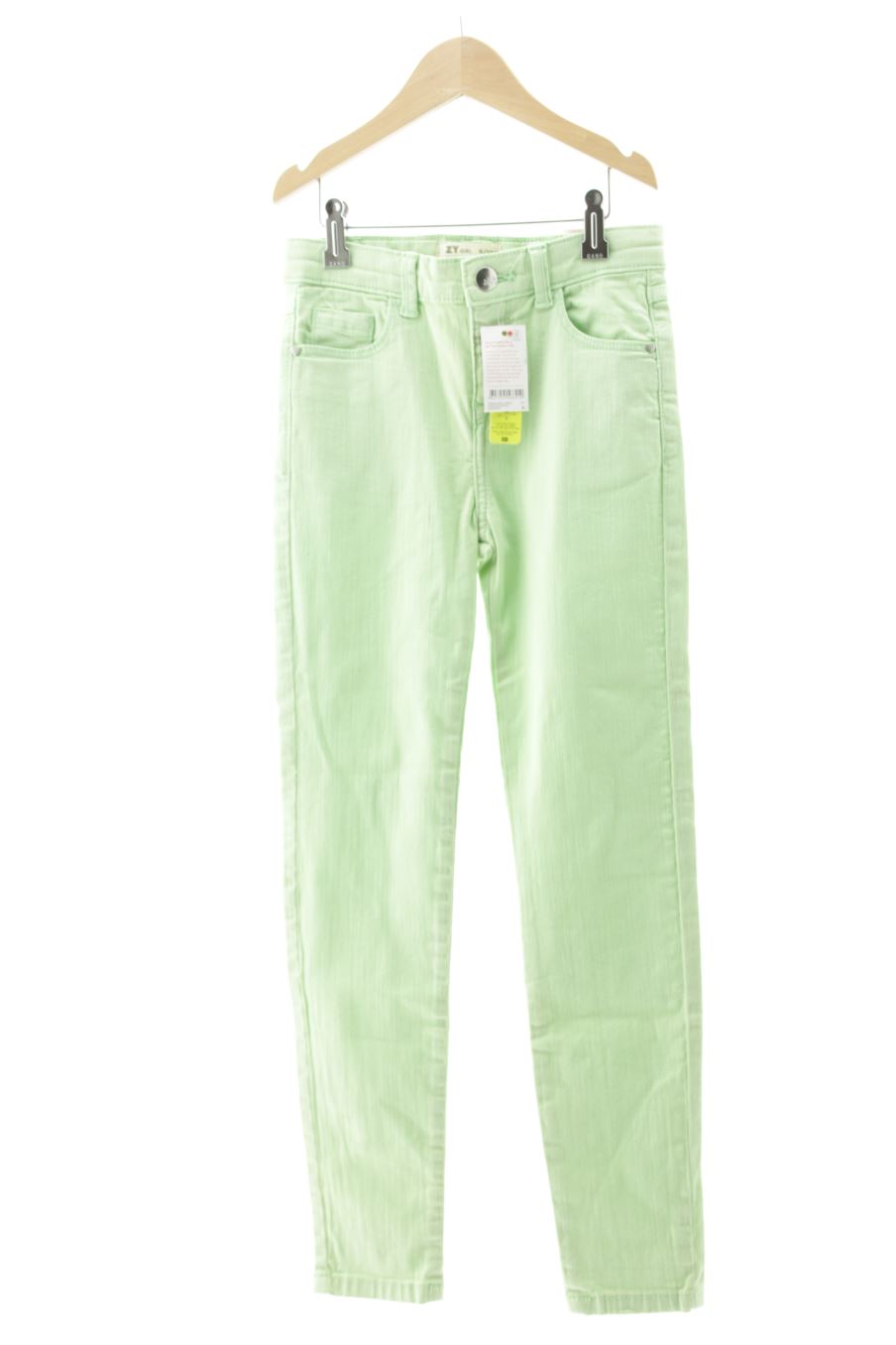 Jeans ZY de la taille 3 ans avec une étiquette