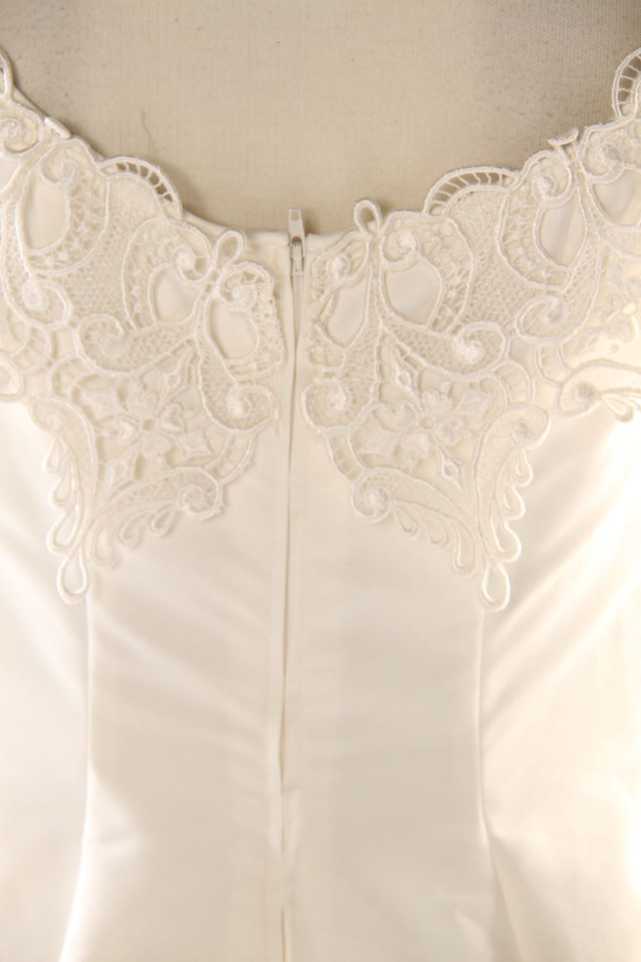 Vestido de PERCENTIL Novia de la talla 40, de color beige
