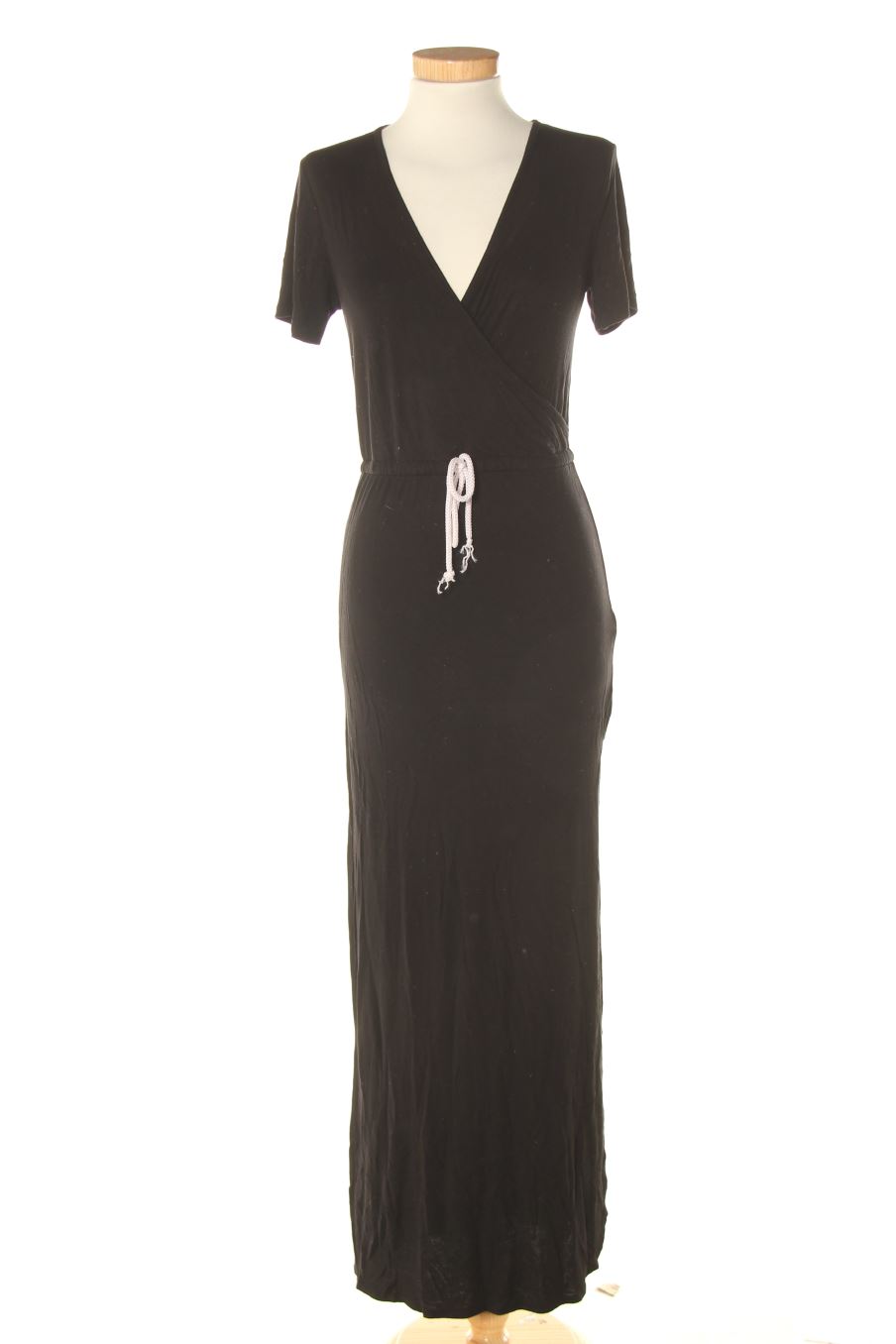 Robe casual Boohoo de la taille 38, de couleur noir