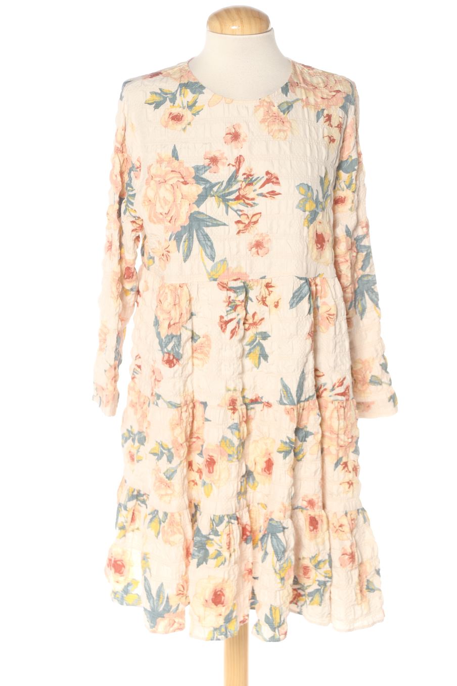 Robe casual Zara de la taille M, de couleur fleurs