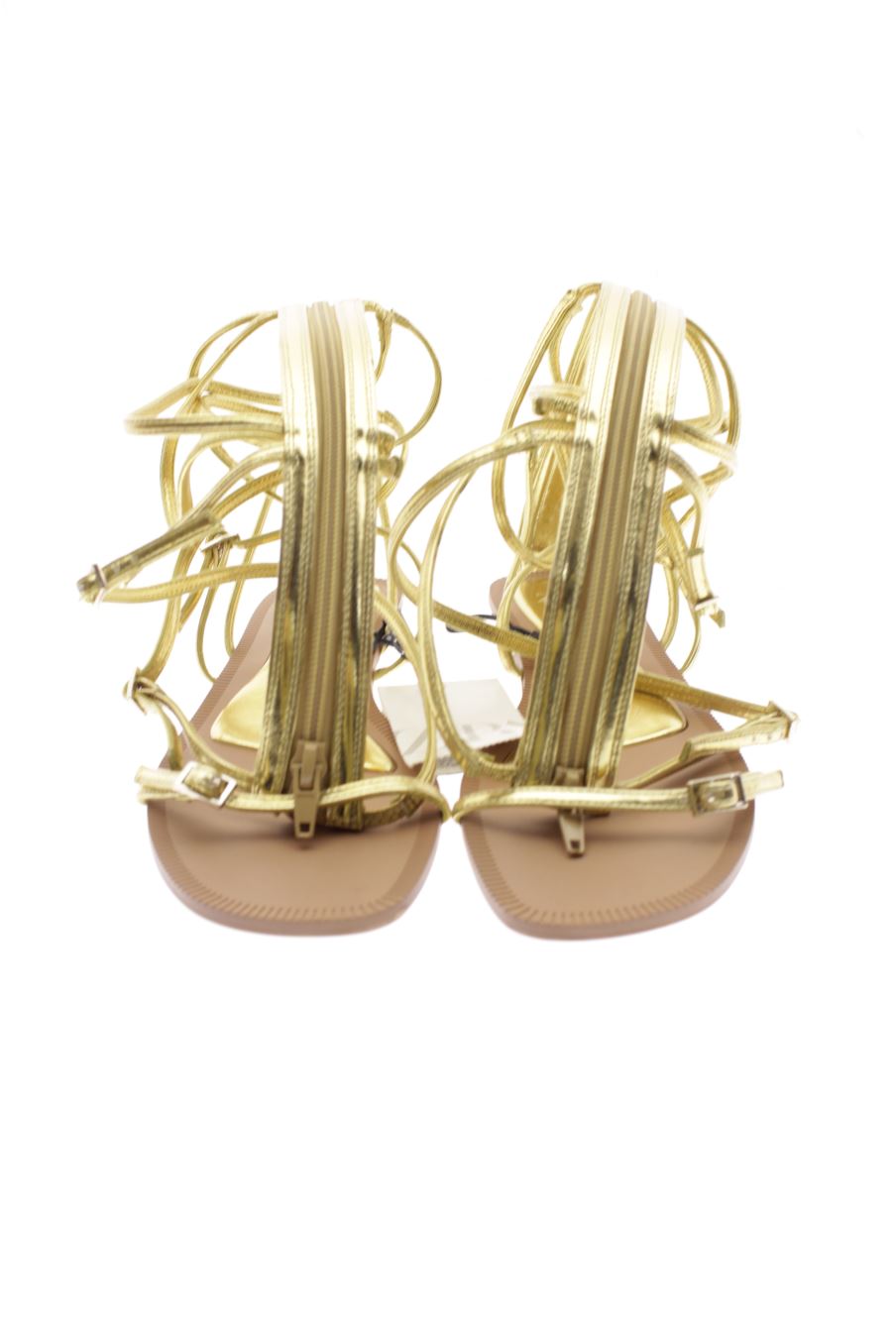 Sandalias planas de Zara de la talla 39, de color dorado de