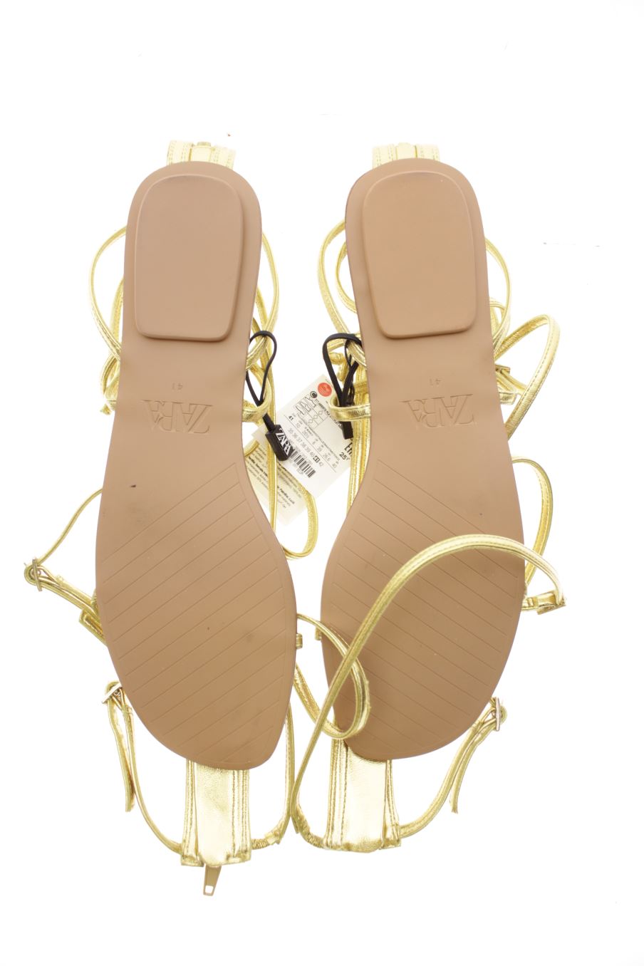 Sandalias planas de Zara de la talla 39, de color dorado de