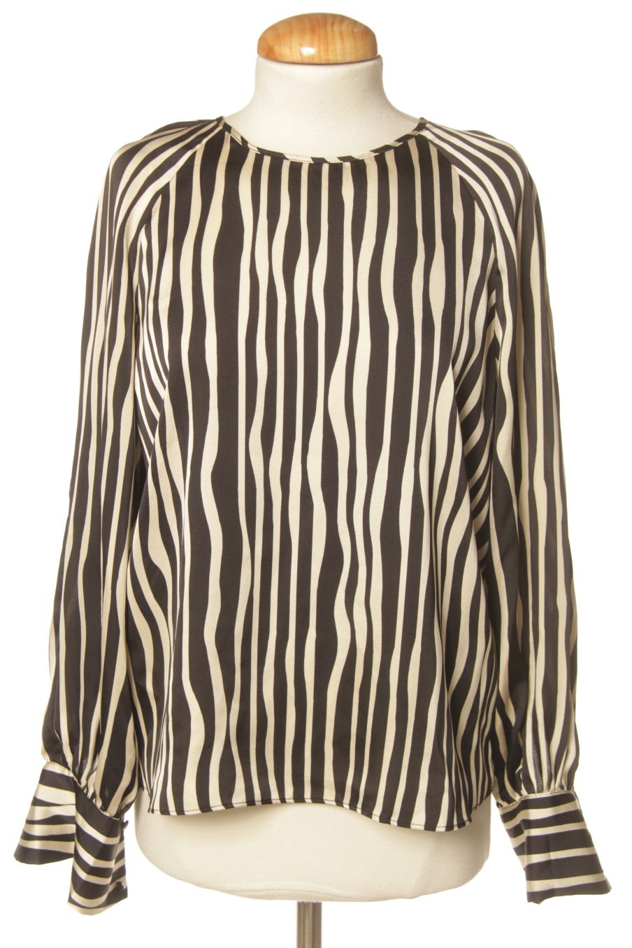 Blusa de manga larga de Mango de la talla S, de color rayas