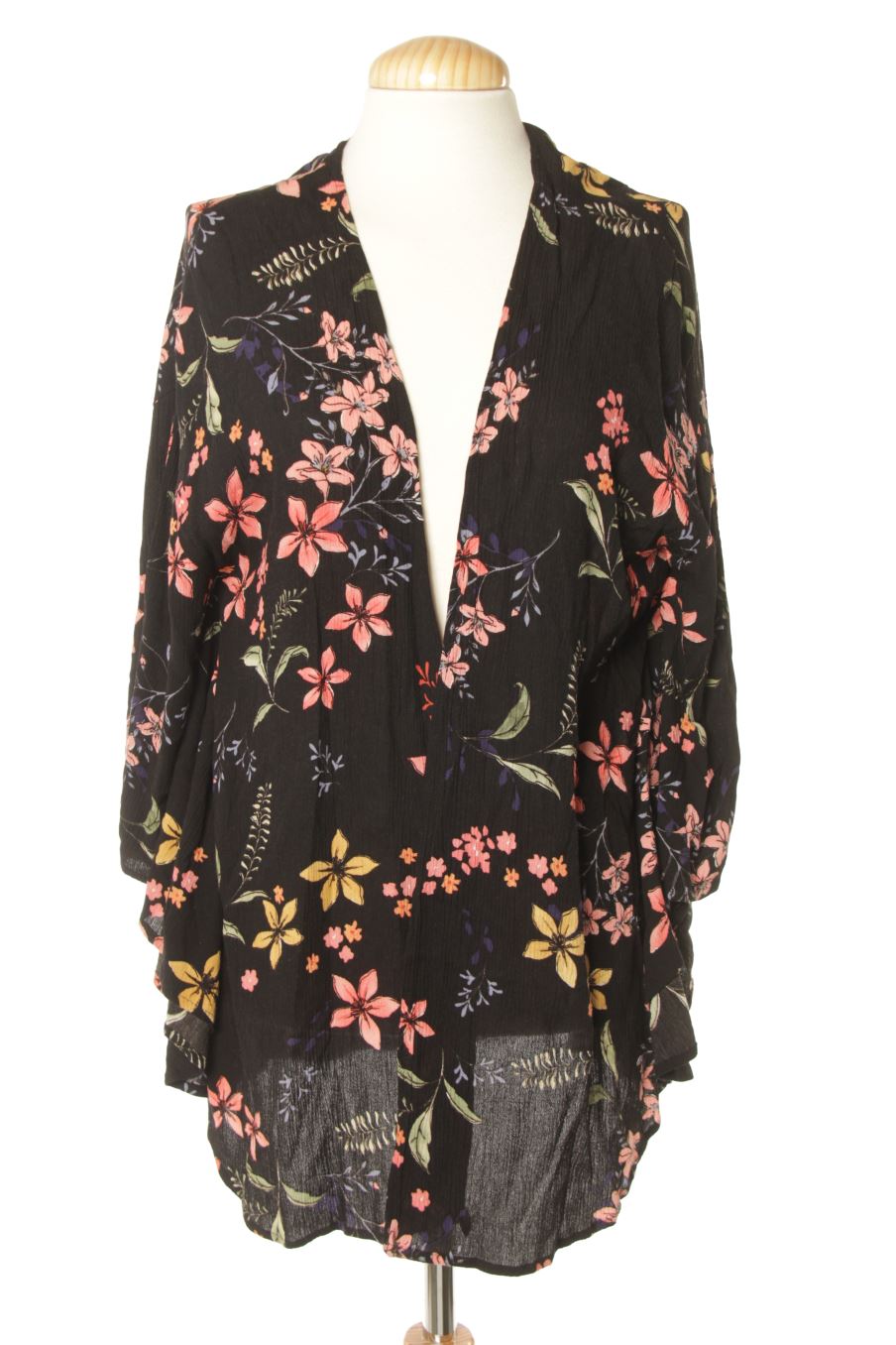 Kimono de Stradivarius de la talla M, de color flores