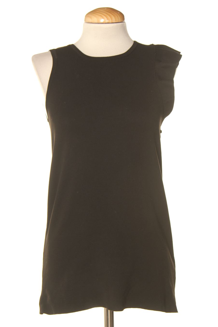 Top de Zara de la talla M, de color negro