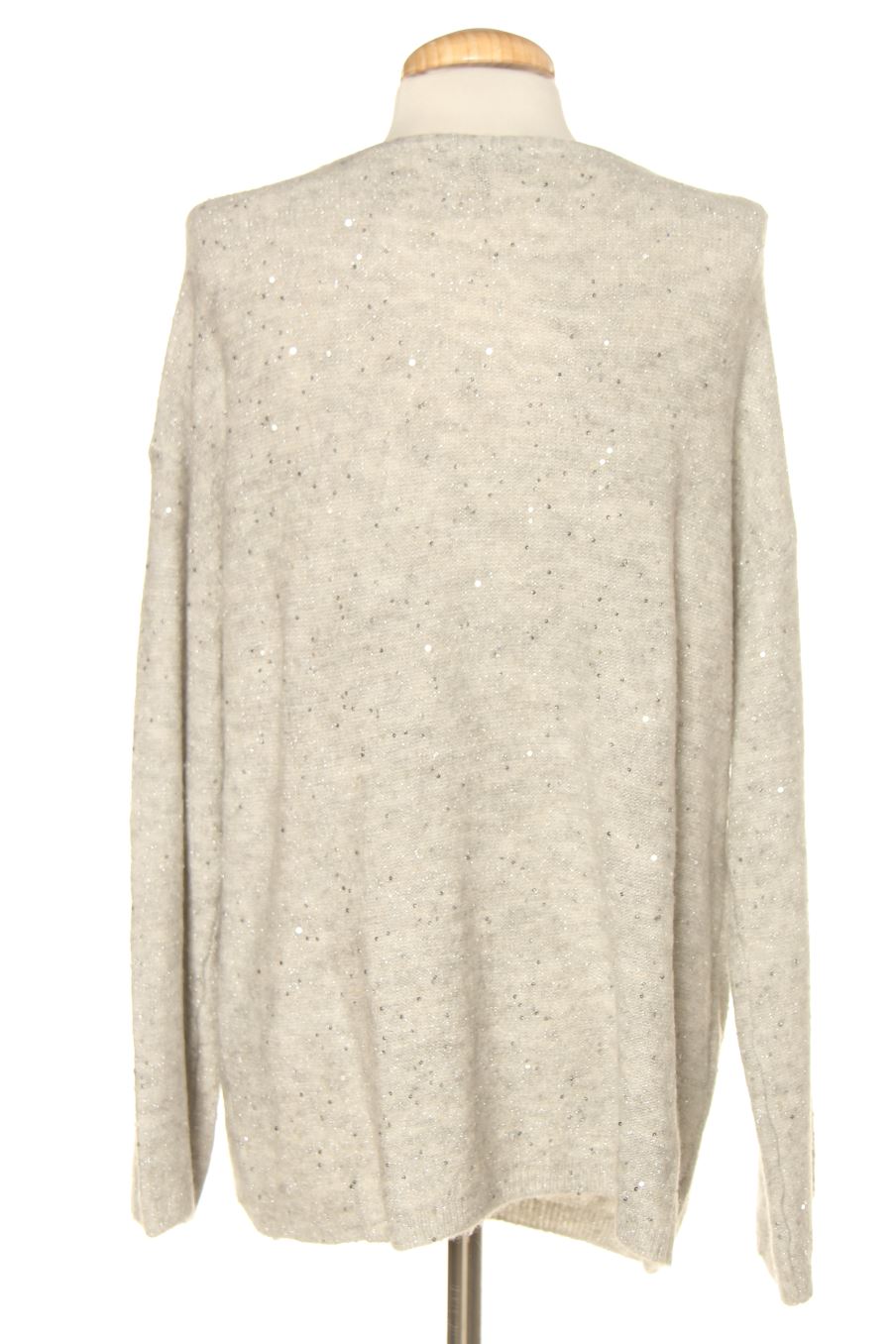 Pull C&A de la taille L, de couleur gris