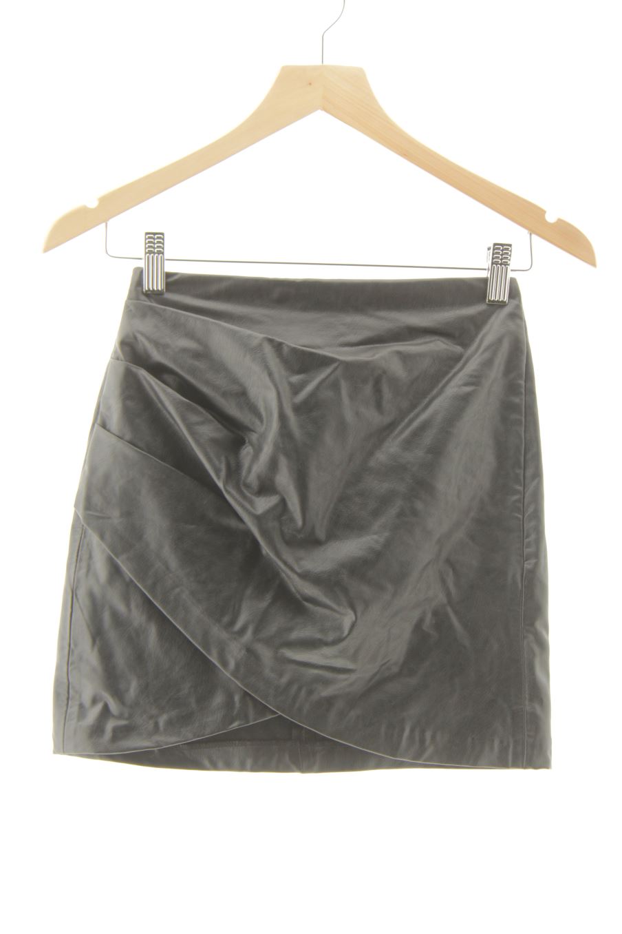 Jupe Stradivarius de la taille 32, de couleur noir de synthétique