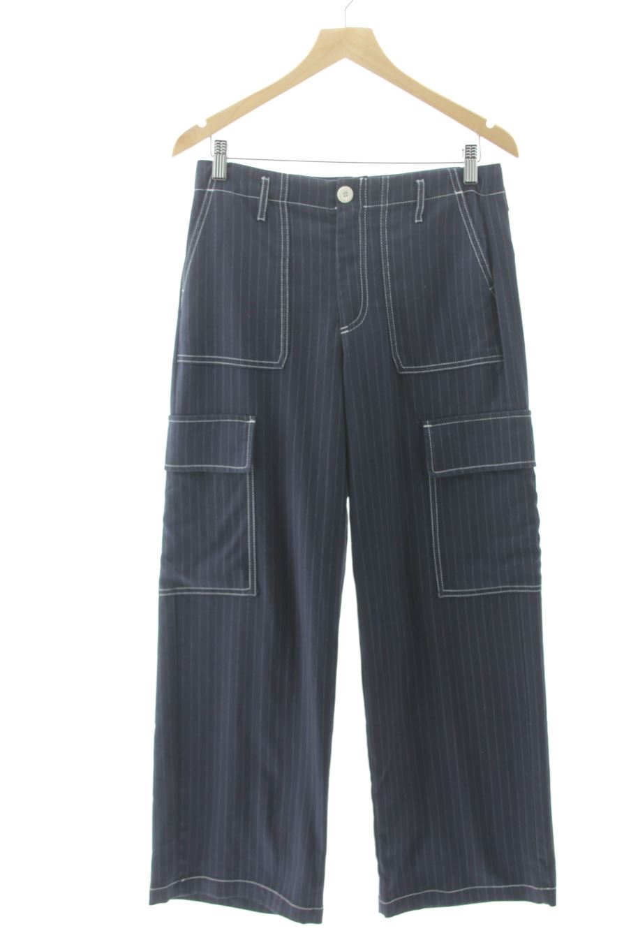Pantalón de Bershka de la talla 38, de color azul marino