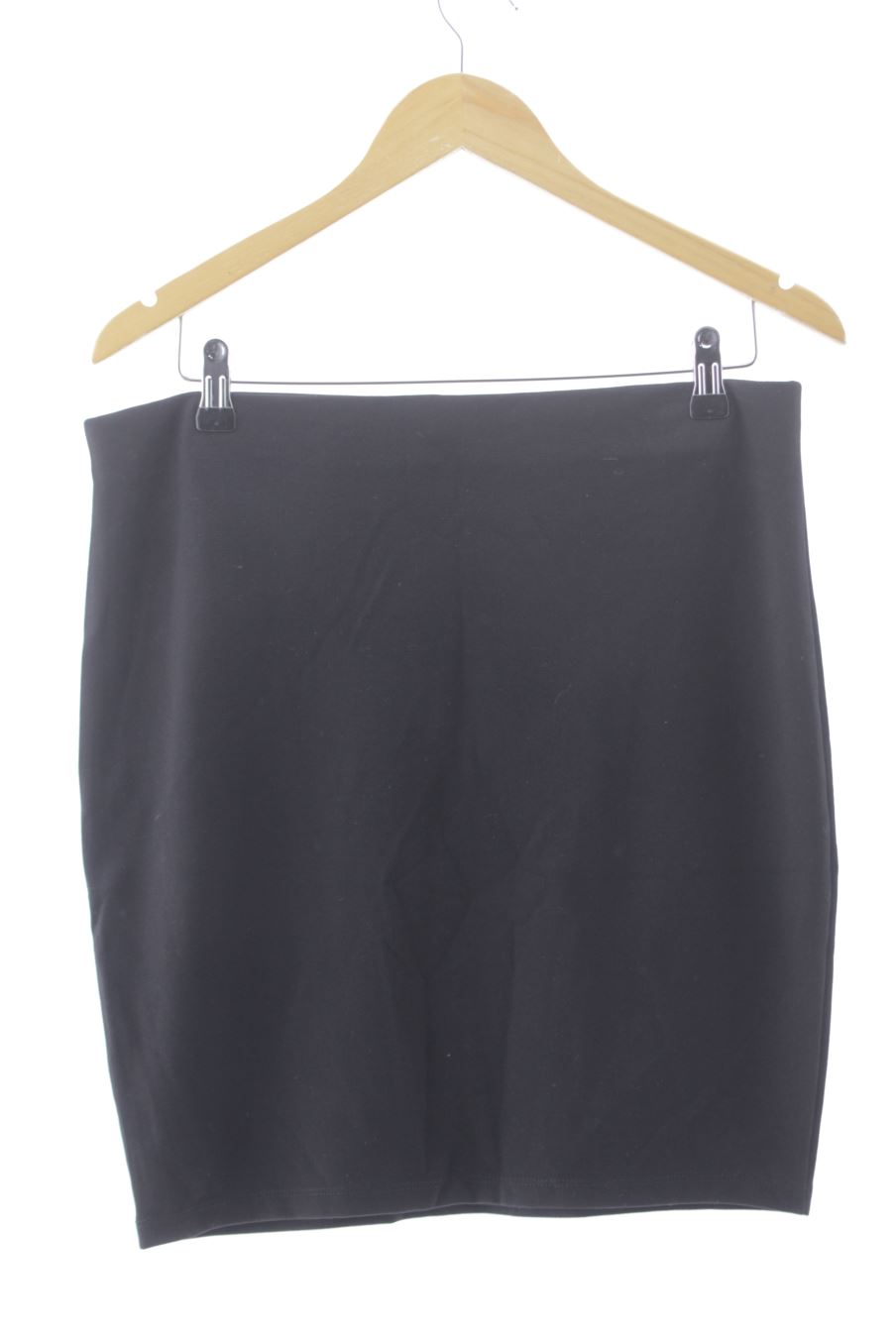 Jupe Amisu de la taille 44, de couleur noir