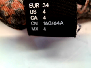 Jeans H&M de la taille 34, de couleur imprimés de denim