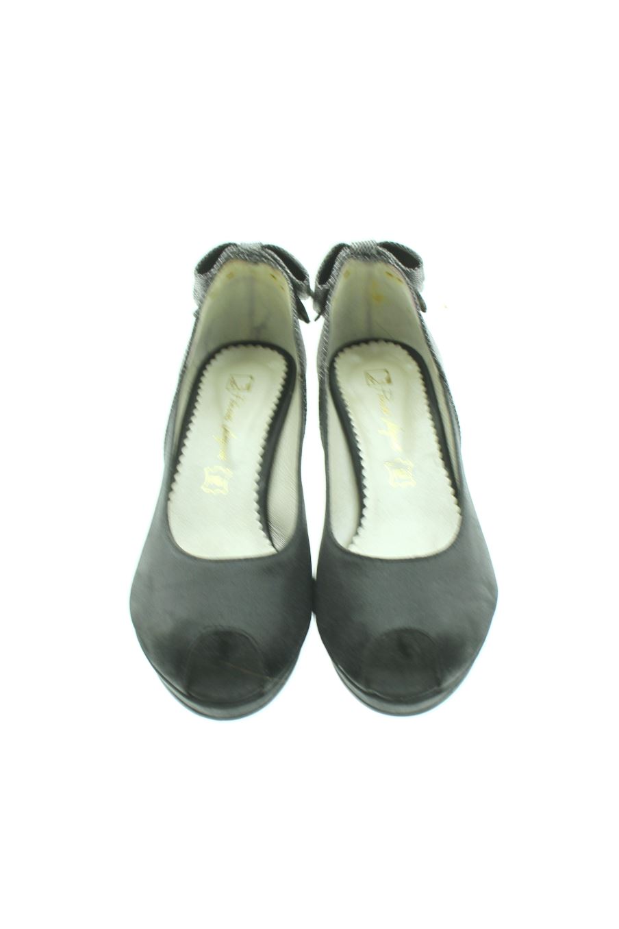 Zapatos de tacon de Pomares Vázquez de la talla 36, de color negro de
